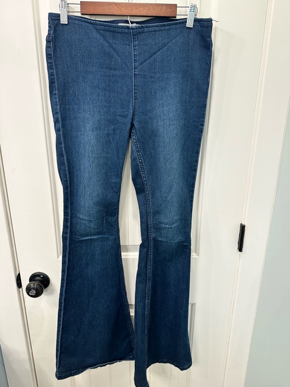 Free People Penny Pull-On Flare Jeans Medium Wash - Size 29